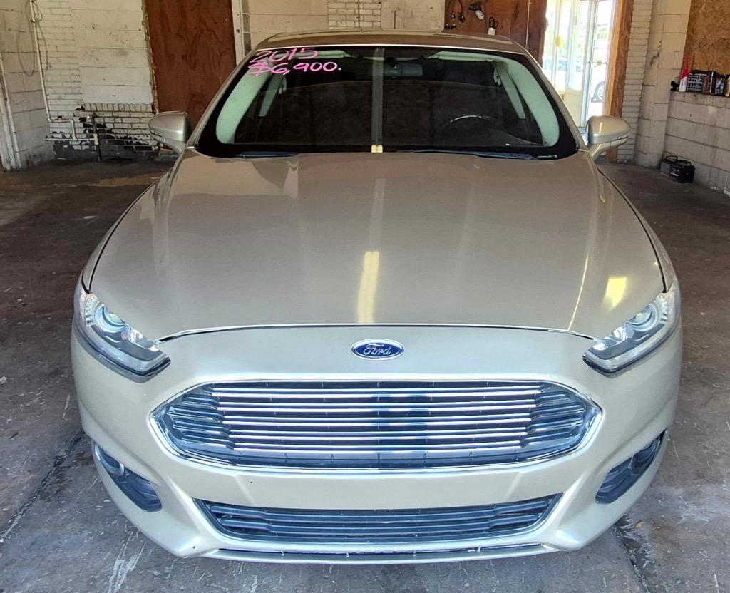 2015 Ford Fusion SE's photo