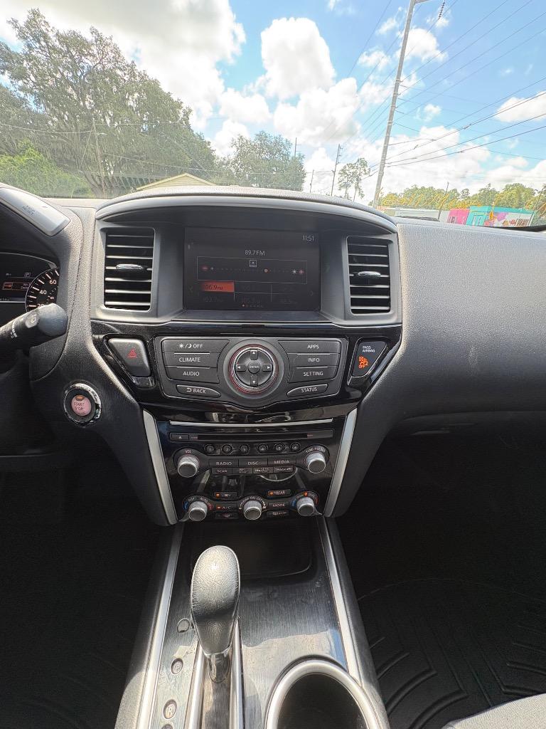 2017 Nissan Pathfinder SV - Photo 12