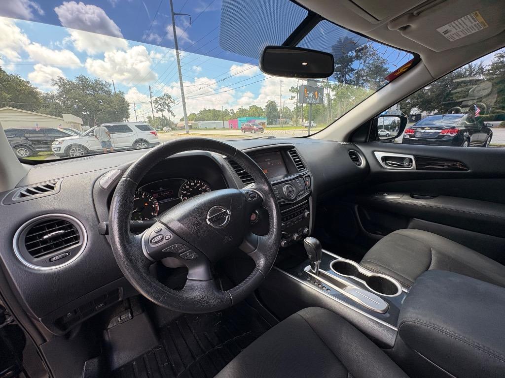 2017 Nissan Pathfinder SV - Photo 11